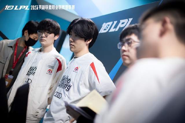 负的正是这 负的正是这