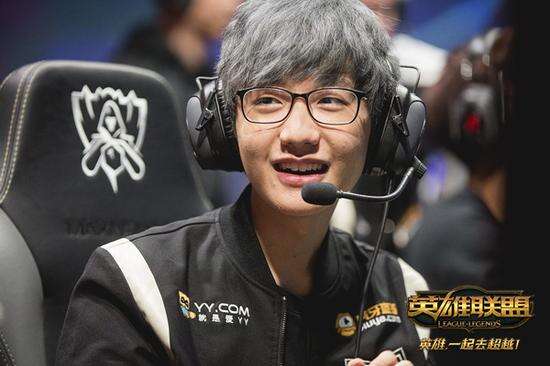 初的有利位 初的有利位