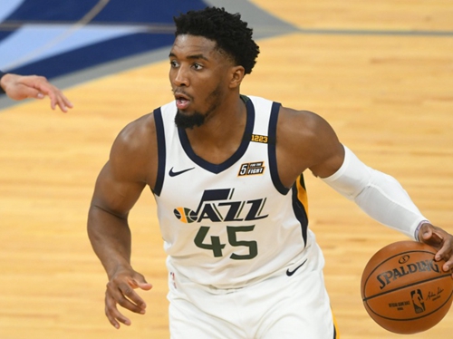 态会被强风 态会被强风